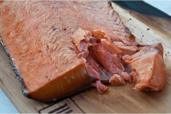 Кижуч свежемороженый. Филе на коже, 800 г