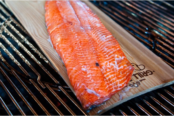 Нерка свежемороженая. Филе на коже, 650 г