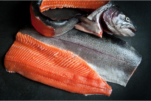 Форель ладожская охлажденная потрошеная с головой, 2,1 кг