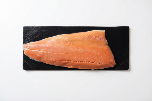 Кижуч свежемороженый. Филе на коже, 800 г